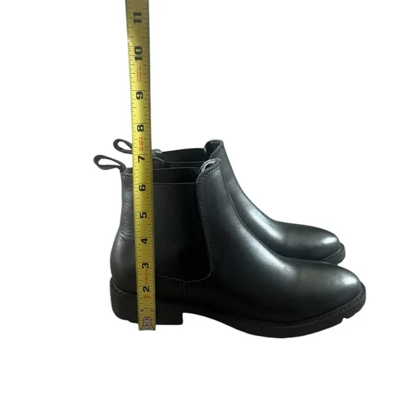NWOT Steve Madden Women’s Leopold Chelsea Boot