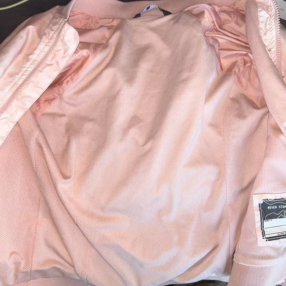 NWOT (Store Display) Girls Large North Face Flurry Wind Bomber Jacket