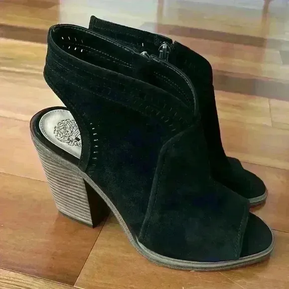 NWOT Vince Camuto heels
