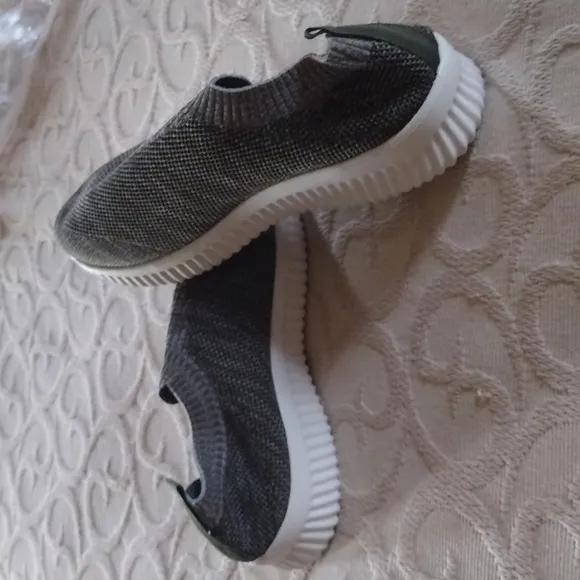 NWOT Women Slip On Shoes