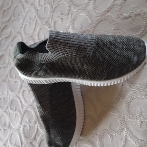 NWOT Women Slip On Shoes