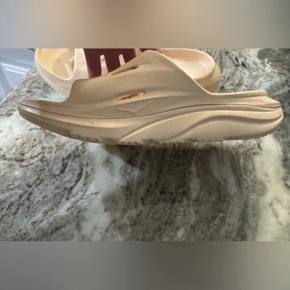 NWOT/NWOB HOKA x Free People Ora Recovery Slide 3 - Shifting Sand - M 9 / W 11