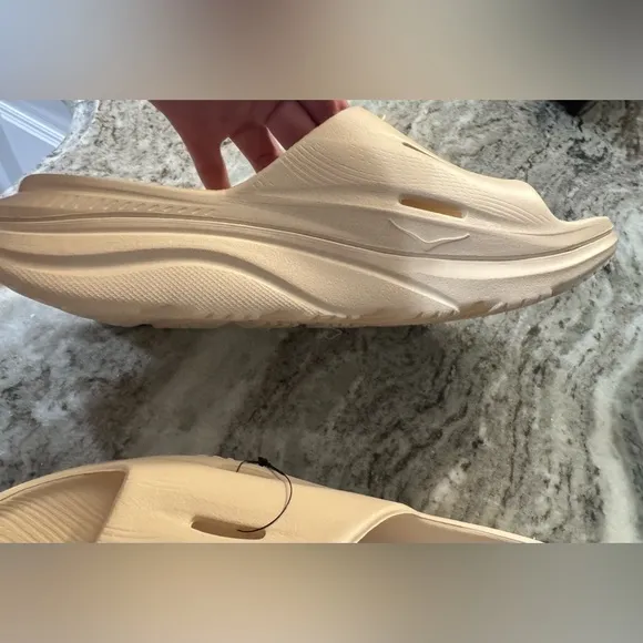 NWOT/NWOB HOKA x Free People Ora Recovery Slide 3 - Shifting Sand - M 9 / W 11