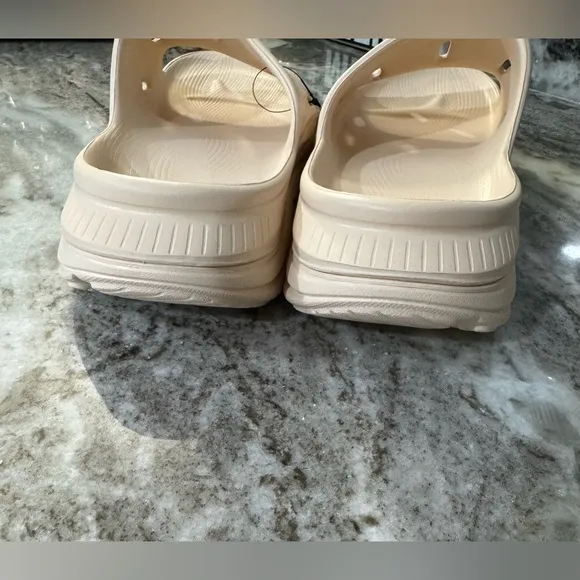 NWOT/NWOB HOKA x Free People Ora Recovery Slide 3 - Shifting Sand - M 9 / W 11