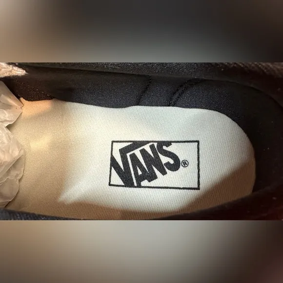 NWT &amp; Box Vans Off The Wall Canvas Asher Black/White SlipOn Sneakers Men’s Sz 8M