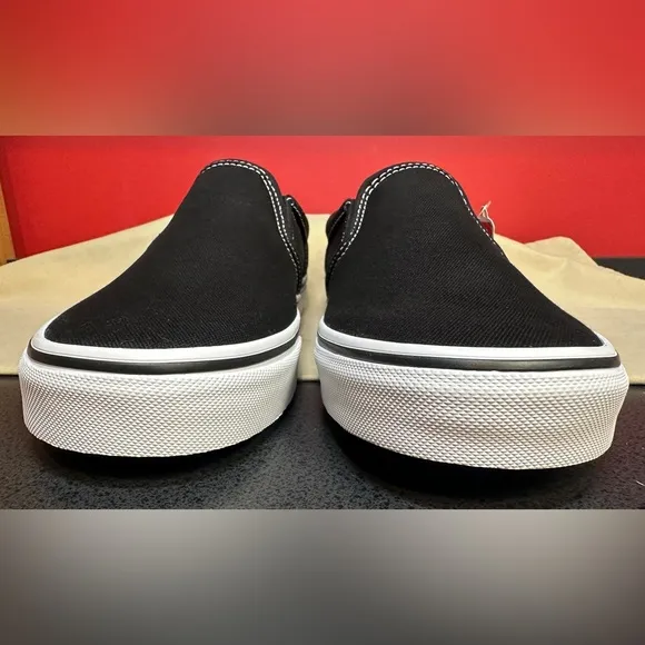 NWT &amp; Box Vans Off The Wall Canvas Asher Black/White SlipOn Sneakers Men’s Sz 8M