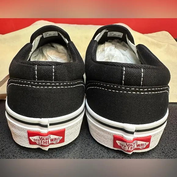 NWT &amp; Box Vans Off The Wall Canvas Asher Black/White SlipOn Sneakers Men’s Sz 8M