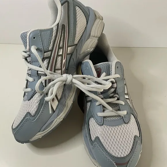 NWT ASICS GEL-NYC 2055 Sneakers Size 6.5 Men’s/ Size 8 Women’s