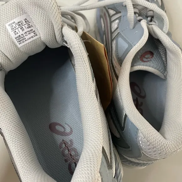 NWT ASICS GEL-NYC 2055 Sneakers Size 6.5 Men’s/ Size 8 Women’s