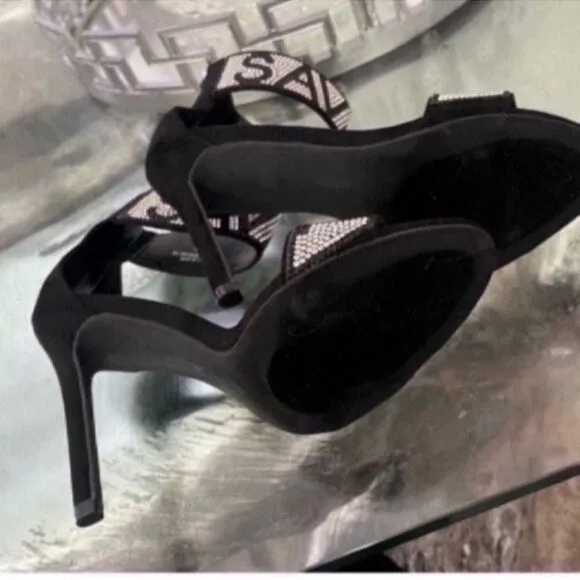 NWT Beautiful Savage Black Peep Toe Heels Size 6