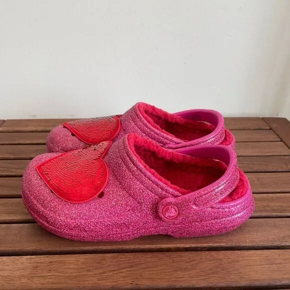 NWT Crocs Classic Lined Valentine's Day 2023 Clog Women Size 9 (208385-6EN)