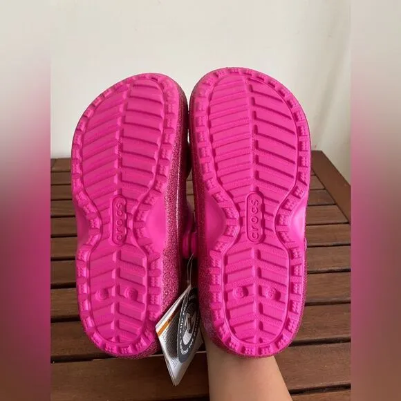 NWT Crocs Classic Lined Valentine's Day 2023 Clog Women Size 9 (208385-6EN)