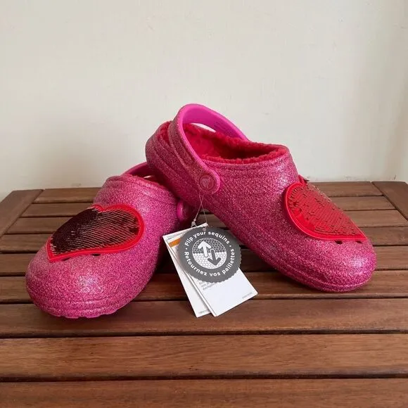 NWT Crocs Classic Lined Valentine's Day 2023 Clog Women Size 9 (208385-6EN)