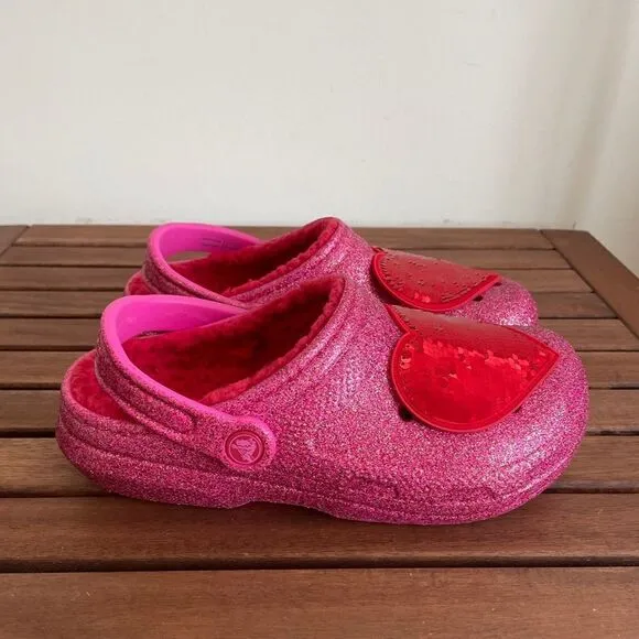 NWT Crocs Classic Lined Valentine's Day 2023 Clog Women Size 9 (208385-6EN)