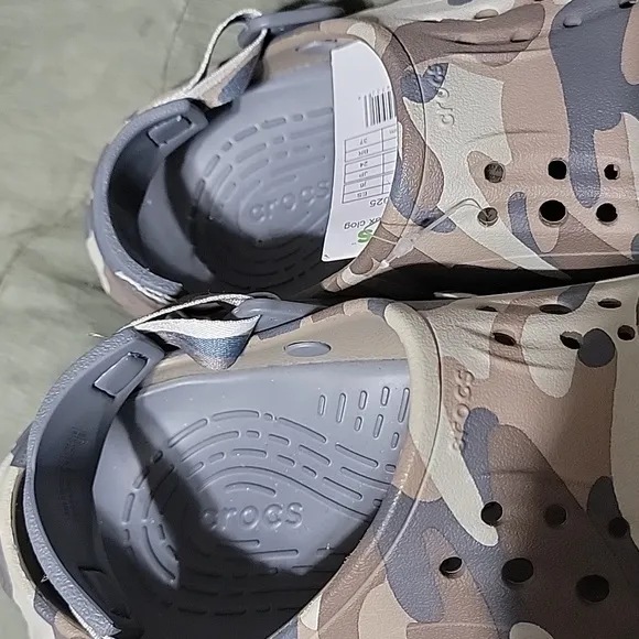 Nwt Crocs Echo Camo Clogs Women's size 8 Men's/ Junior's sz 6