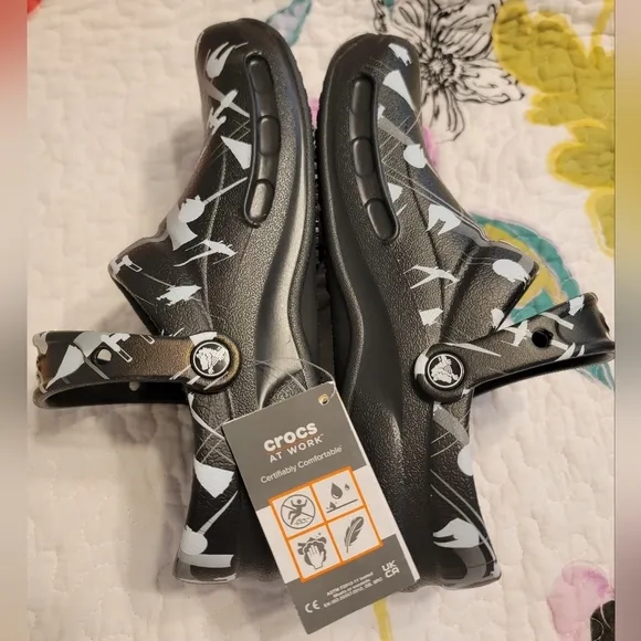 NWT Crocs Star Wars Limited Edition Crocs at Work Bistro Clogs