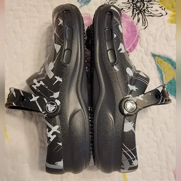 NWT Crocs Star Wars Limited Edition Crocs at Work Bistro Clogs