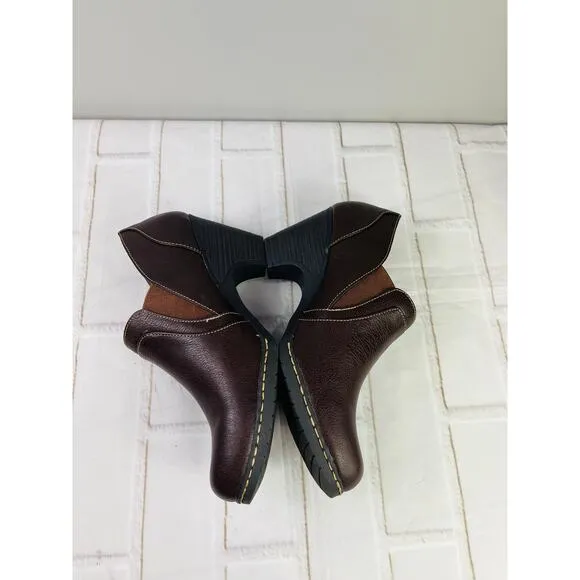 NWT Croft and Barrow Ortholite brown leather booties sz 10M