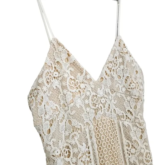 Nwt Romeo &amp; Juliet Couture Creme Embroidered Floral Lace/Geometric Midi Dress