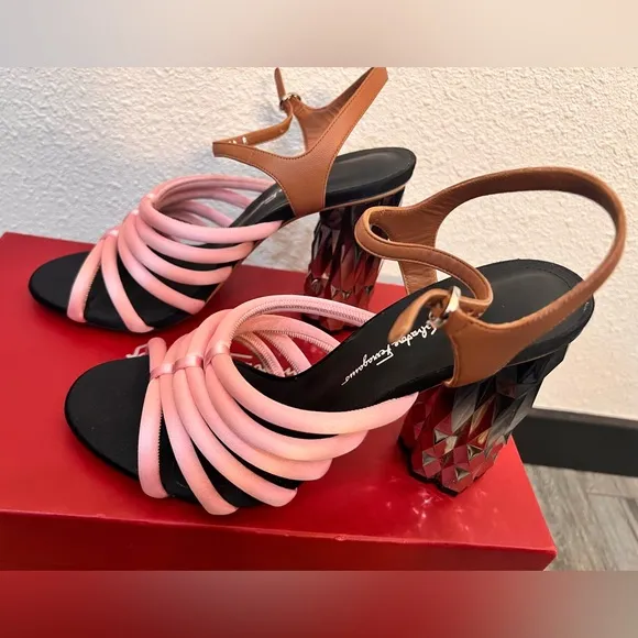 NWT Salvatore Ferragamo Amalia Pink Block X5 Heels