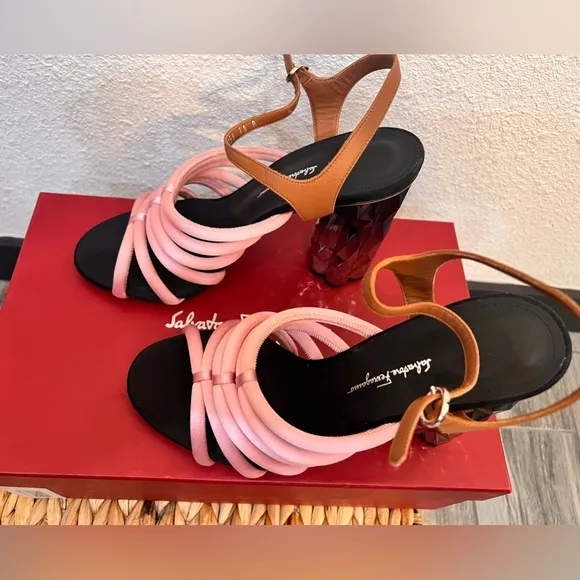 NWT Salvatore Ferragamo Amalia Pink Block X5 Heels
