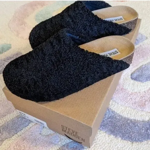 NWT Steve Madden Women’s Black Slip-On, Sherpa Mule, VESA ARCH Size 5.