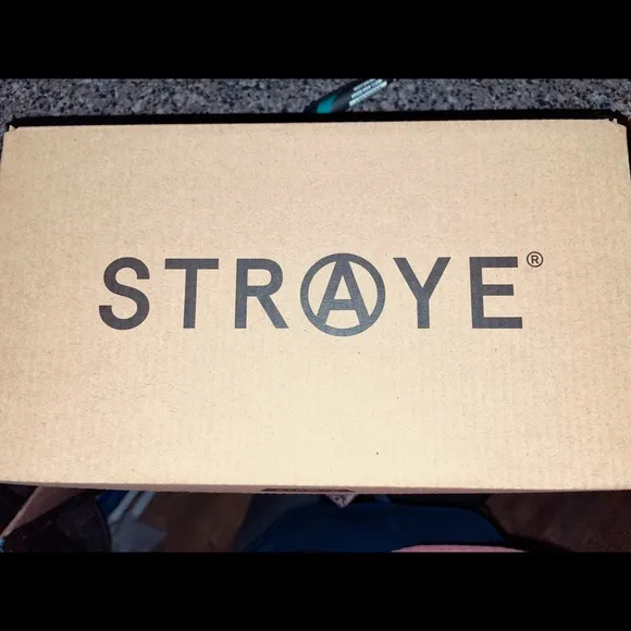 NWT - STRAYE VENTURA XZ ZERO - wht 3M/4.5W