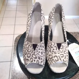 NWT TOMS Cheetah Print Peep Toe Open Toe Wedge Heels
