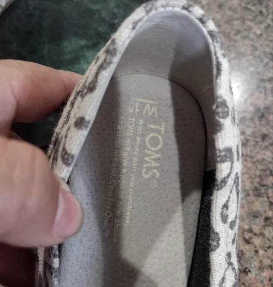 NWT TOMS Cheetah Print Peep Toe Open Toe Wedge Heels
