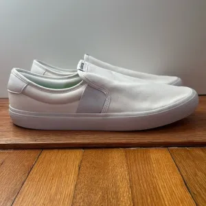 NWT unisex Adidas Vulc Raid3r slip on shoe in white canvas