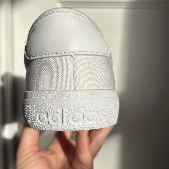 NWT unisex Adidas Vulc Raid3r slip on shoe in white canvas