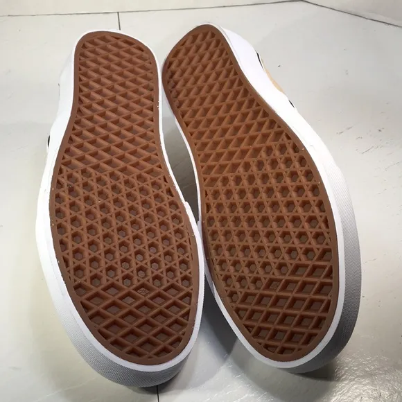 NWT Vans Classic Checkerboard Slip-Ons in Honey Tone Men’s 8 Women’s 9.5