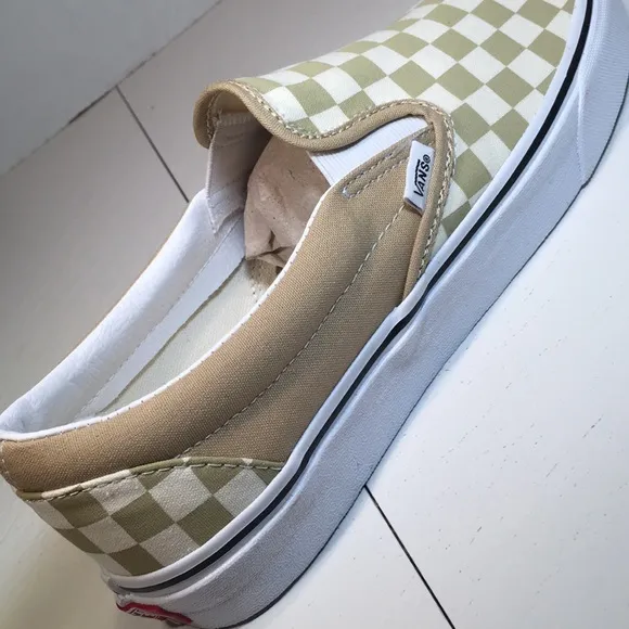 NWT Vans Classic Checkerboard Slip-Ons in Taos Taupe Men’s 11.5