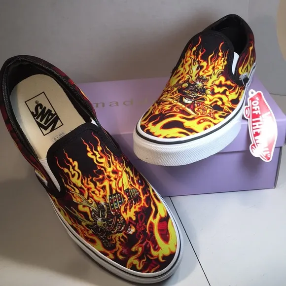 NWT Vans Classic Slip-On Samurai Rising Sneakers Men’s 9
