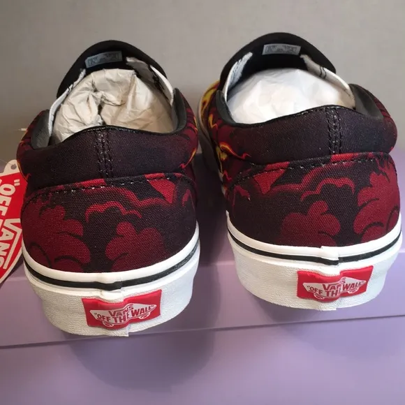 NWT Vans Classic Slip-On Samurai Rising Sneakers Men’s 9