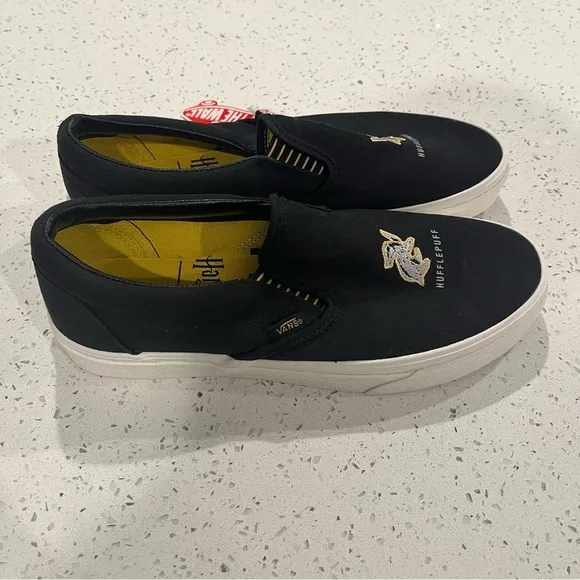 NWT Vans X Harry Potter Hufflepuff Slip-On sneakers Black Womens US 9.5