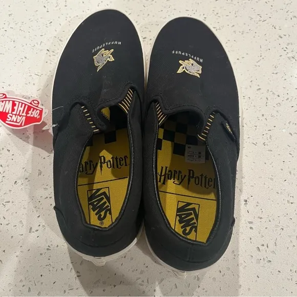 NWT Vans X Harry Potter Hufflepuff Slip-On sneakers Black Womens US 9.5