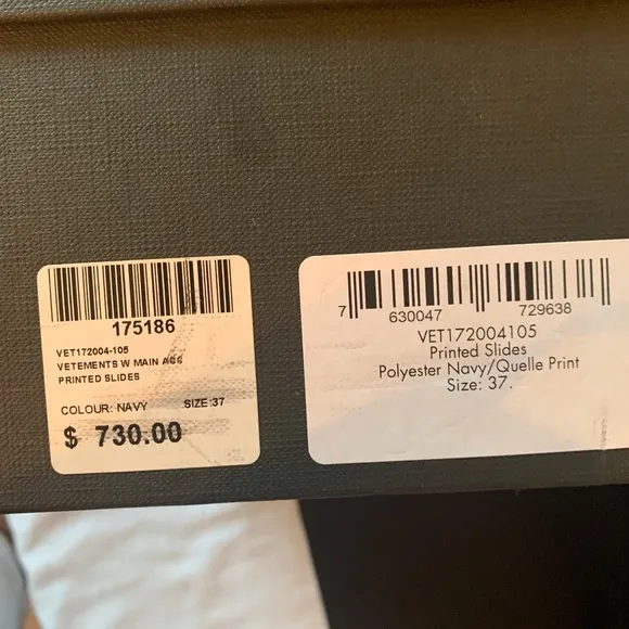 NWT Vetements rubber slides