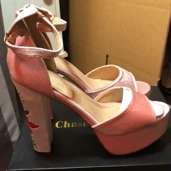 NWT Vintage Chase  Chloe Pink Velvet Cairo strap Heels . Gorgeous!5” block heel