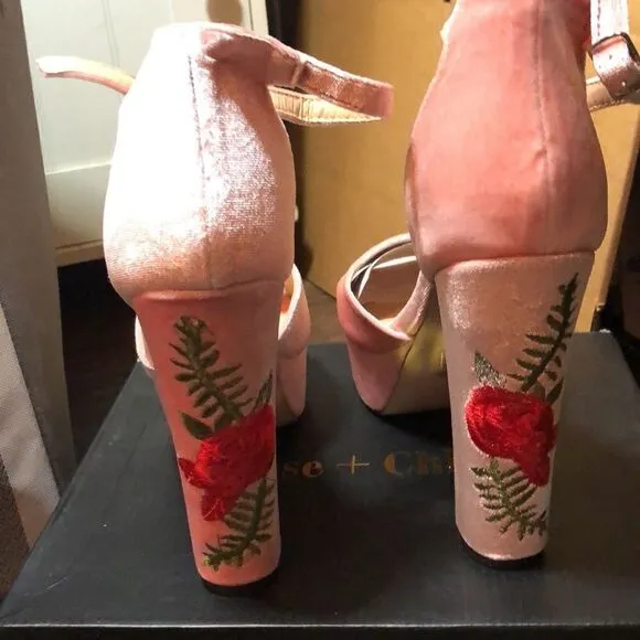 NWT Vintage Chase  Chloe Pink Velvet Cairo strap Heels . Gorgeous!5” block heel