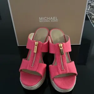 NWT Michael Kors espadrille platform wedge sandals pink 7.5