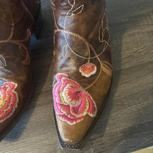 Old Gringo Marsha western boots. Stunning floral embroidery boho RTL $595 VGUC 7