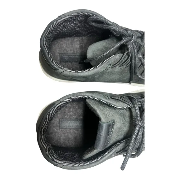 OluKai Nana Hele Genuine Shearling Lined Sneaker Men’s Size 8 Gray White