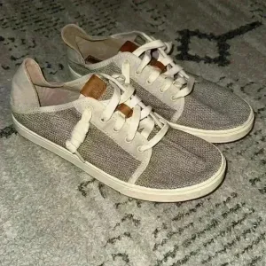 OluKai Pehuea Li Comfort Lightweight Sneakers Shoes Tan Women’s Size 9.5