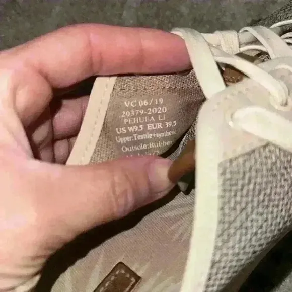 OluKai Pehuea Li Comfort Lightweight Sneakers Shoes Tan Women’s Size 9.5