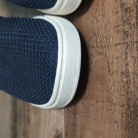 OluKai Pehuea Slip On Size 9.0 In Navy Blue