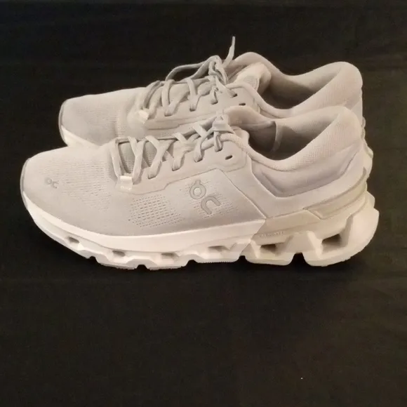 On Running Cloudflyer 5 White Athletic Shoes Lightweight Comfort