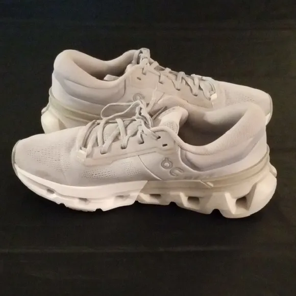 On Running Cloudflyer 5 White Athletic Shoes Lightweight Comfort