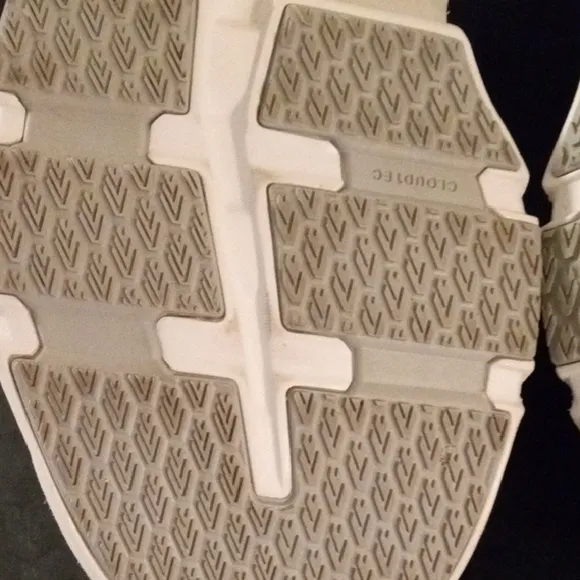 On Running Cloudflyer 5 White Athletic Shoes Lightweight Comfort