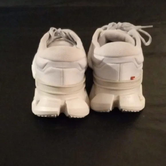 On Running Cloudflyer 5 White Athletic Shoes Lightweight Comfort